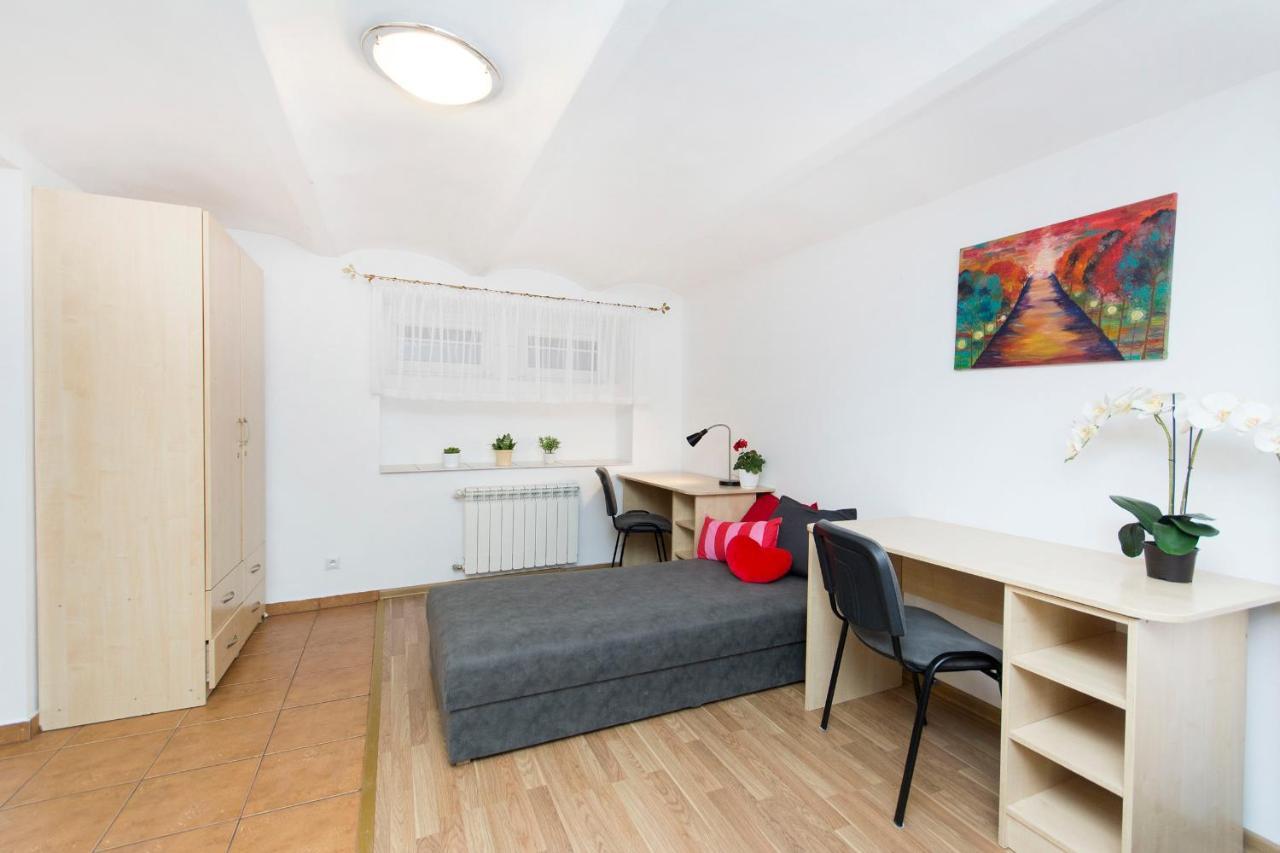 Akademikus Torun Exterior foto